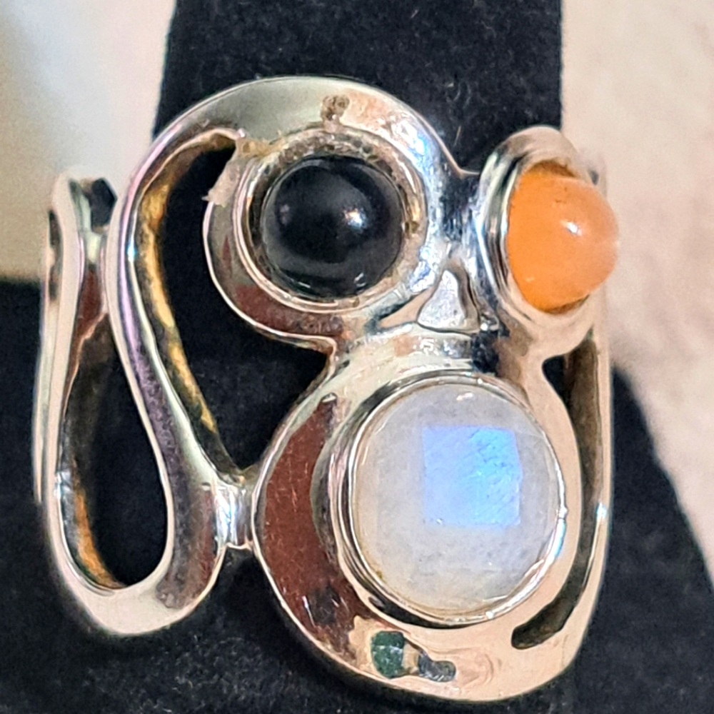 Elegant Silver Multi-Stone Ring - image 3